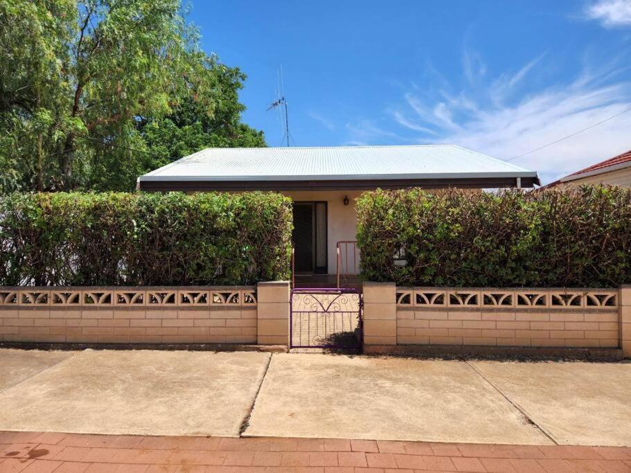 布罗肯希尔The House With The Purple Gate别墅 外观 照片